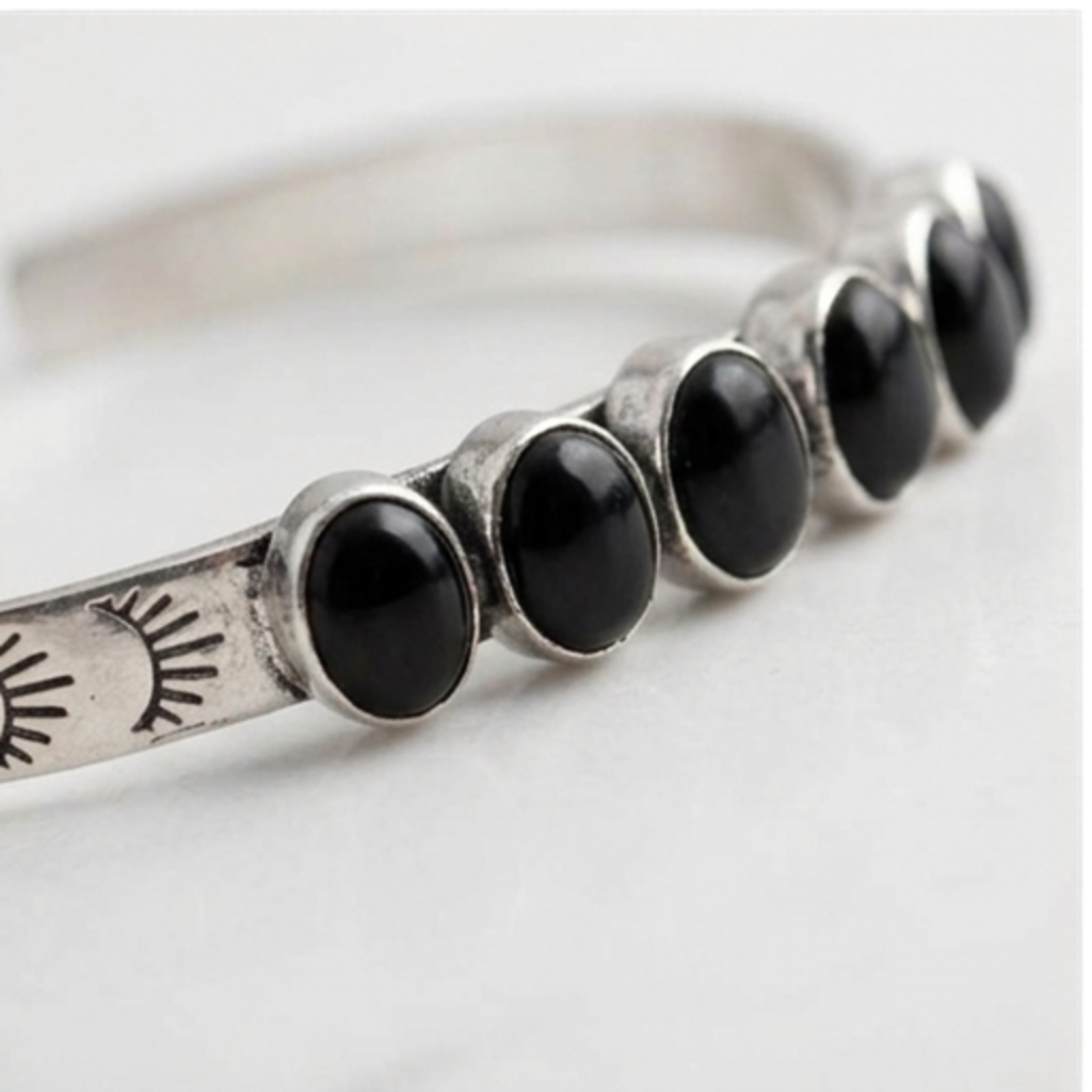 Black Stone Eye-Detail Cuff Bracelet